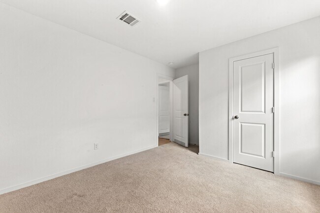 Building Photo - 3005 Majestic Sunrise Dr