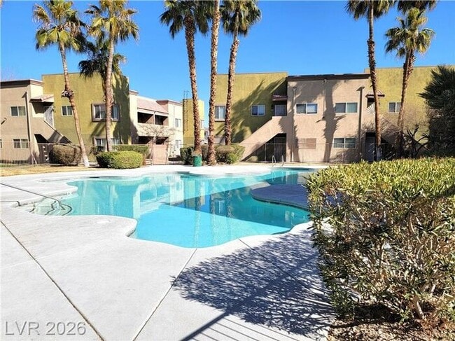 Building Photo - Adorable condo with great usage of space