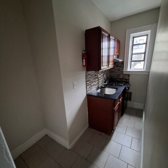 24 S Grove St B6 - 82 S Grove St