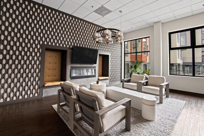 Building Photo - 2000 Post St