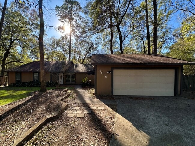 Building Photo - 2016 Royal Oak Pl