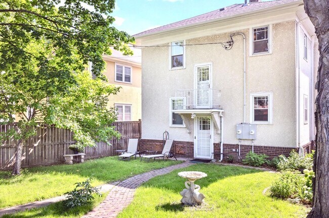 Building Photo - 4542 Grand Ave S