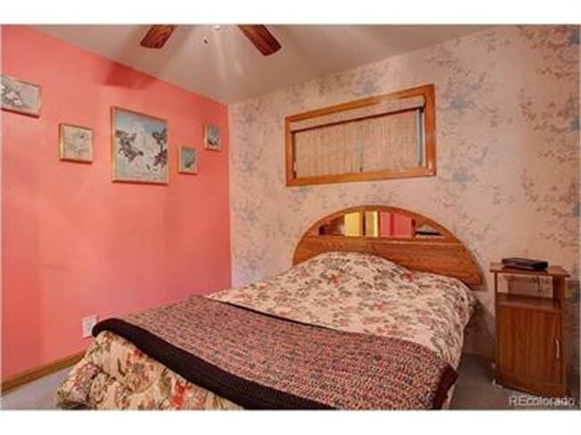 Building Photo - Updated clean and colorful 3 bed 2 bath ranch with a 2-Car garage!