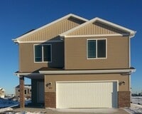 Building Photo - 3 Bed 3 Bath Single Family Home