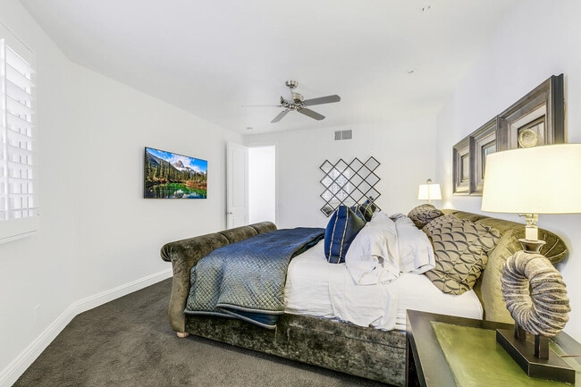 Building Photo - 54310 Riviera