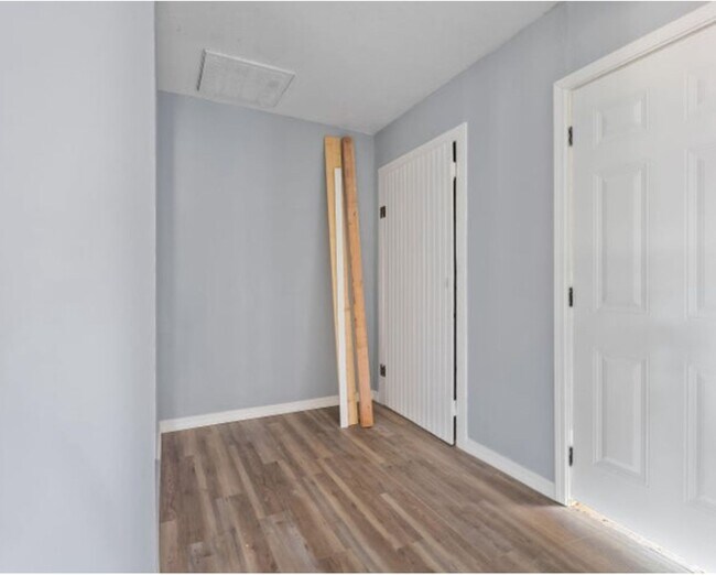 Building Photo - Great rental now available near west loop 289