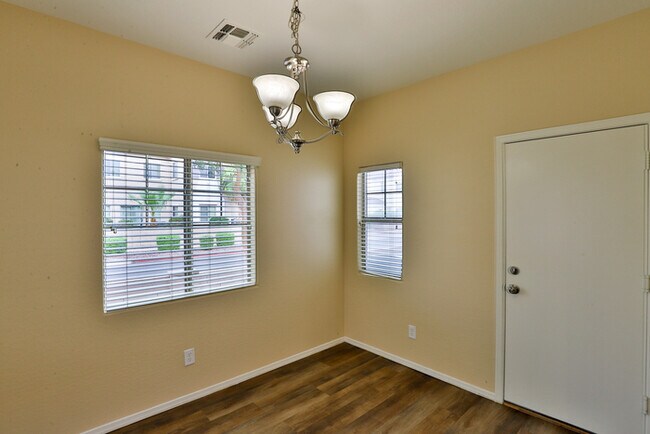 Building Photo - 501 N Citrus Ln