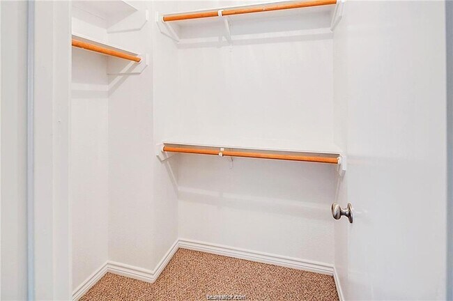 Building Photo - 4053 Southern Trace Dr