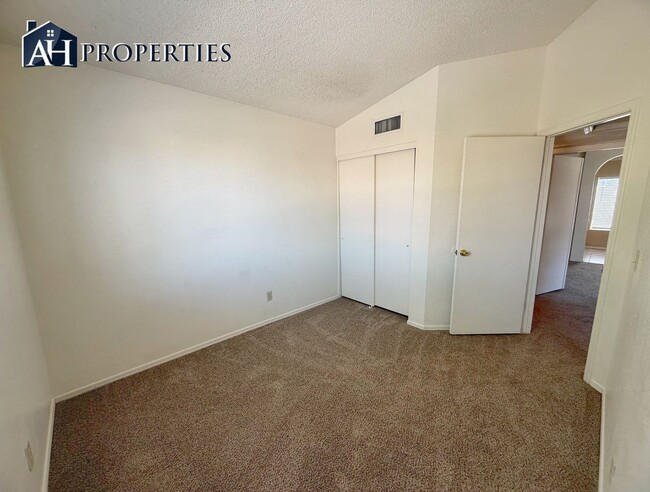 Building Photo - 7203 W Kimberly Way