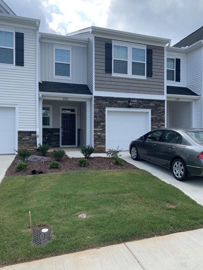 Building Photo - 6323 Andante Ave