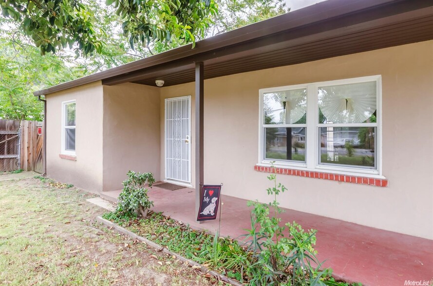 front porch - 7120 Palm Ave