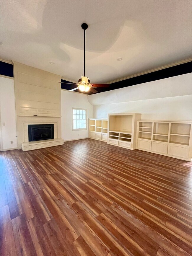 Building Photo - San Gabriel