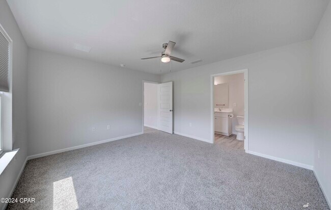 Building Photo - 282 Boggy Creek Way