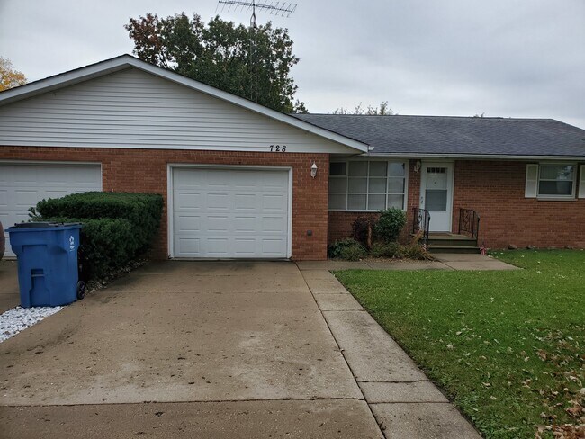 Primary Photo - 728 N 2853rd Rd