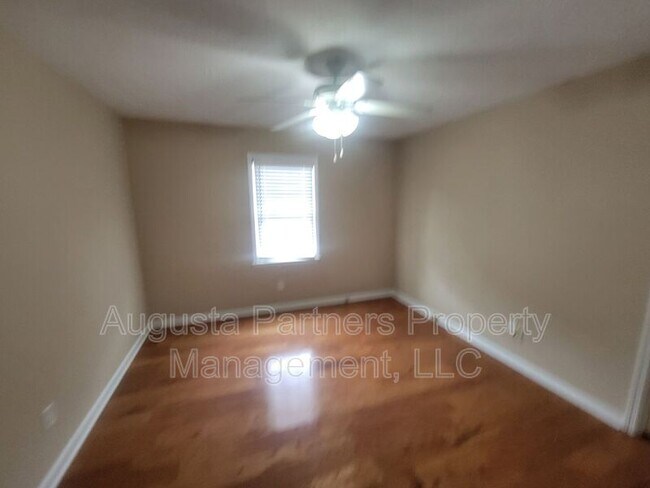 Building Photo - 288 Wakefield Ln S