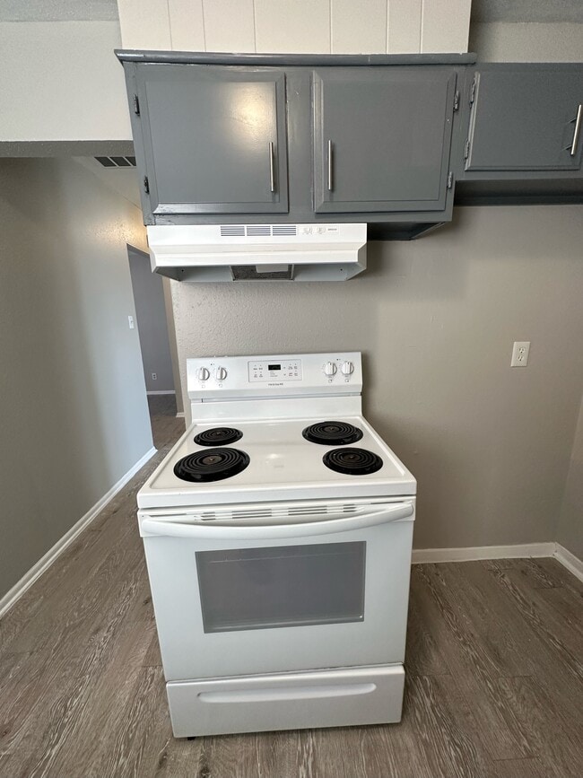 New electric range - 6310 Brownleaf St
