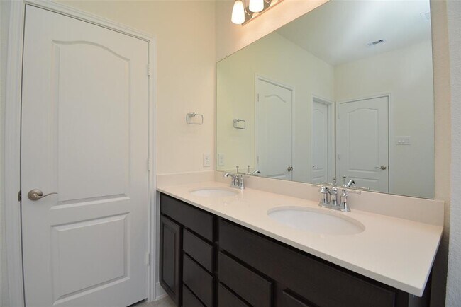 Building Photo - 20711 Westfield Grove Pl