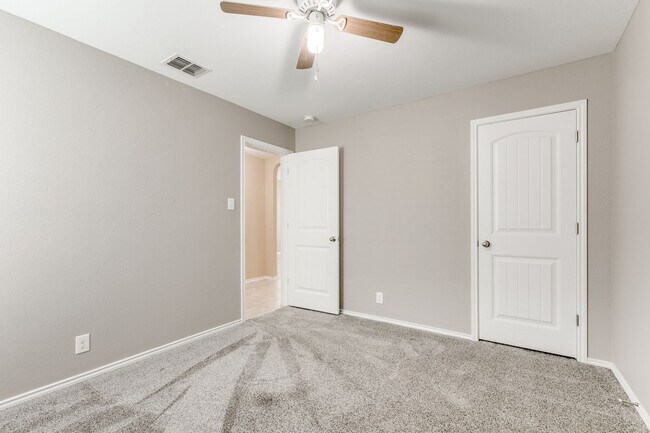 Building Photo - WILDHORSE AT TAUSCH FARMS RENTAL