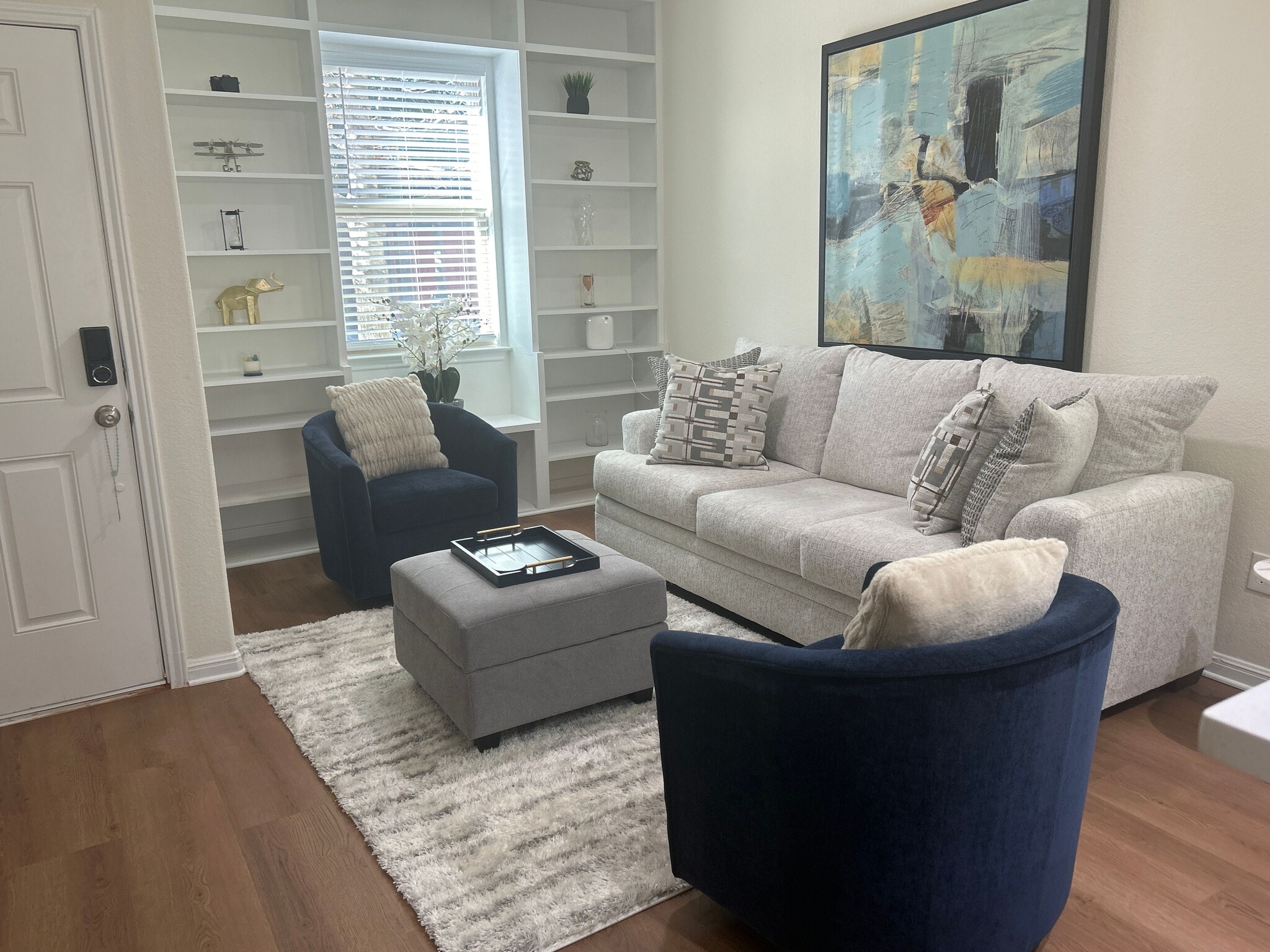 Building Photo - Room in Condo on Red Bud Ridge Ln