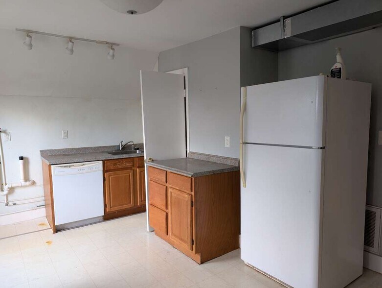 Building Photo - 91 Maplewood Ave