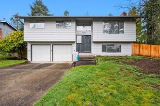 Building Photo - 3bd/1.75ba Mountlake Terrace Home