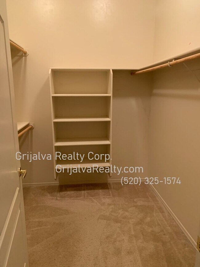 Building Photo - Beautiful 3 Bedroom, 2 Bath House for Rent (River/La Cholla)