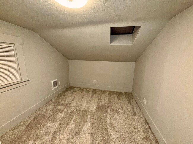 Building Photo - Prime Central Location – Walk to 6th Ave & Proctor Districts