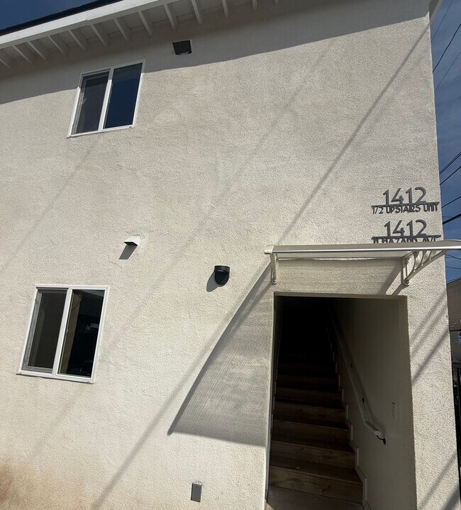 Building Photo - 1414-1412 N Hazard Ave