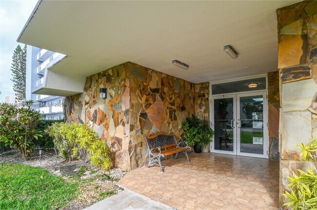 Building Photo - 1425 Atlantic Shores Blvd