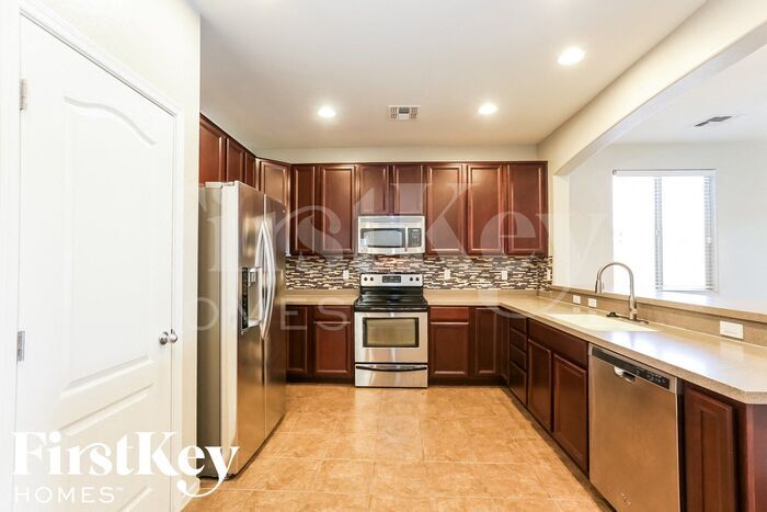 Building Photo - 481 S 173rd Dr