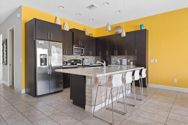 Building Photo - 466 Captiva Dr