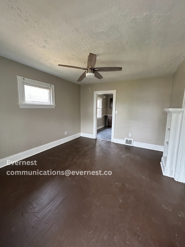 Building Photo - 12013 Parkhill Ave