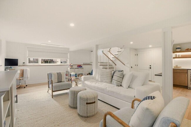 Building Photo - 8 Kerins Terrace