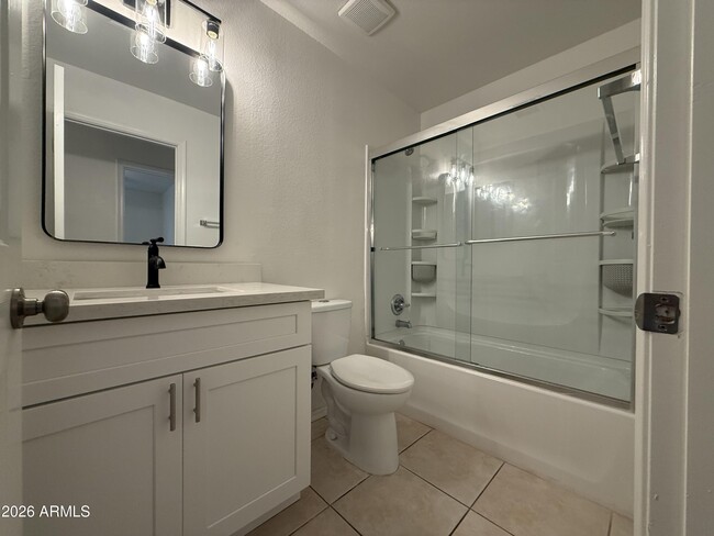 Building Photo - 1191 W Lark Dr