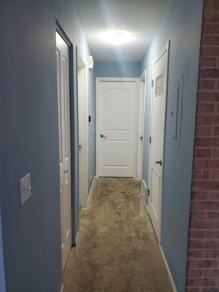 Building Photo - 340 Woodridge Cir