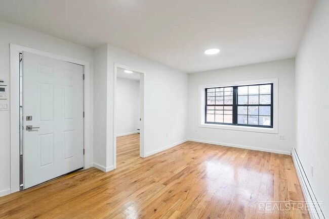 Building Photo - Brand New 3 Bed 2 Bath in Bushwick!