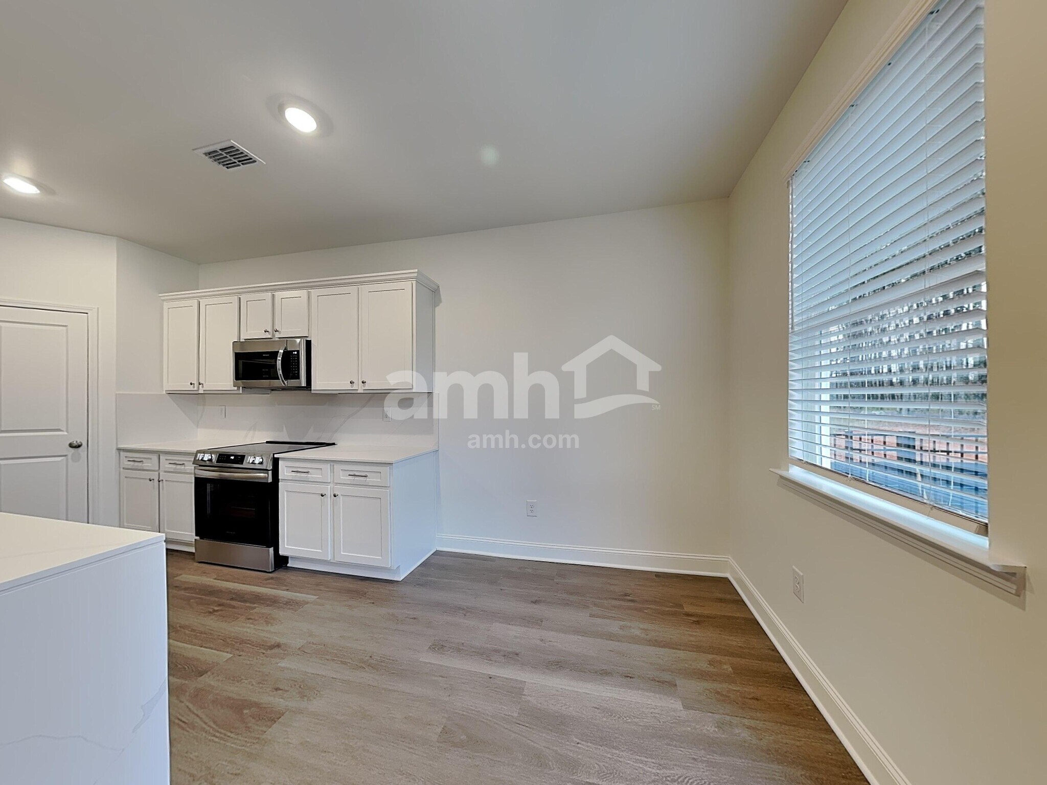 Building Photo - 1498 Aquamarine Dr