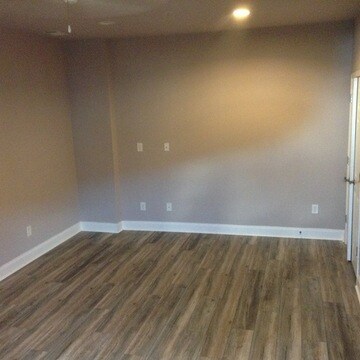 Building Photo - 502 Williamson St SE