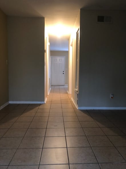 Building Photo - 6468 Parton Ct