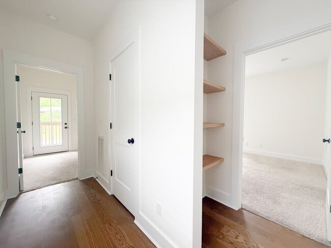 Building Photo - Spacious 4-Bedroom Townhome on Allison Way with Pool Access Near TTU