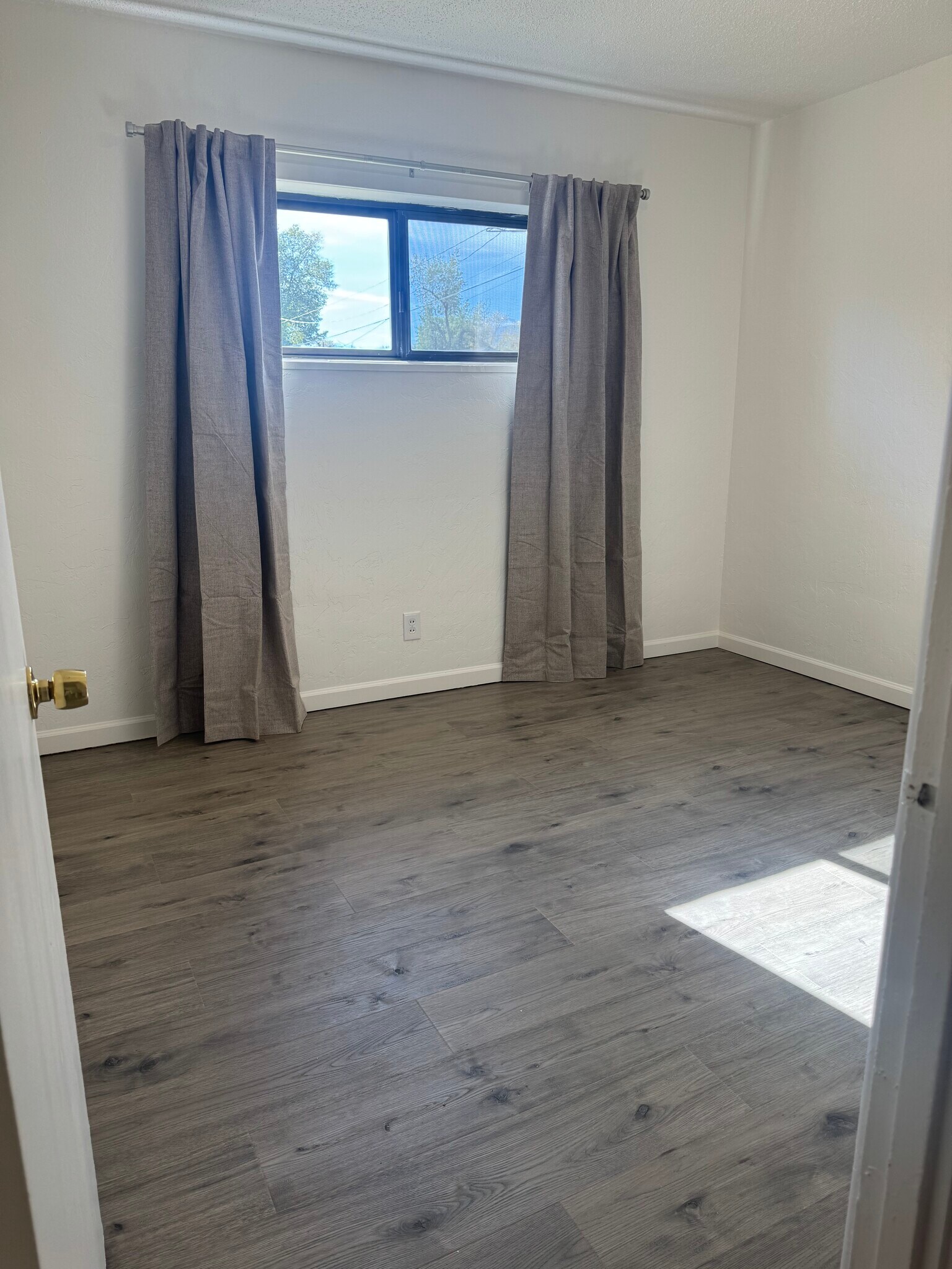 Building Photo - 1395 Kirman Ave