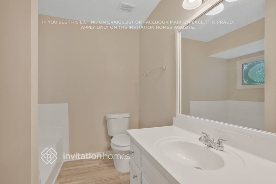 Building Photo - 724 Pepperwood Ln