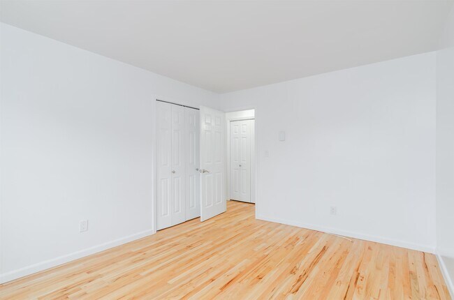 Building Photo - 310 70th St