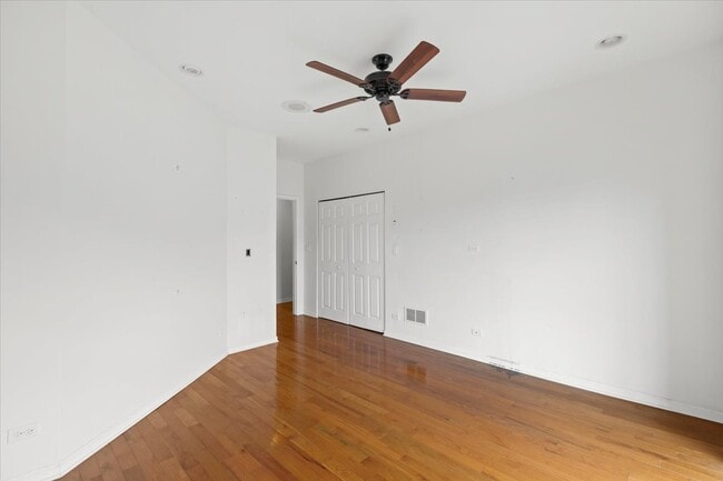 Building Photo - 7717 N Marshfield Ave