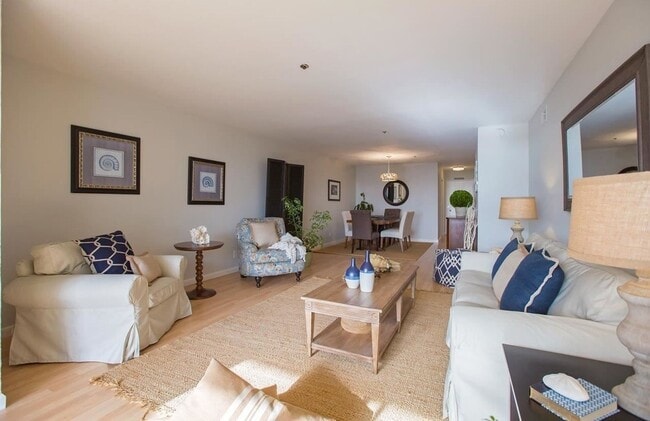 Building Photo - Utilities Paid! Modern 2 Bed Condo on the Water! Live by the Bay