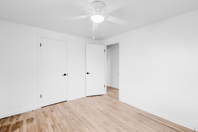 Building Photo - 148 Roselawn Ave NE