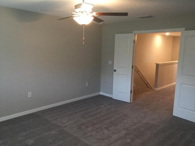 Building Photo - 9618 Pembrooke Pines Dr