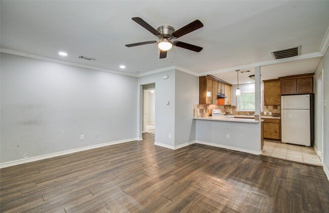 Building Photo - 6830 New York St