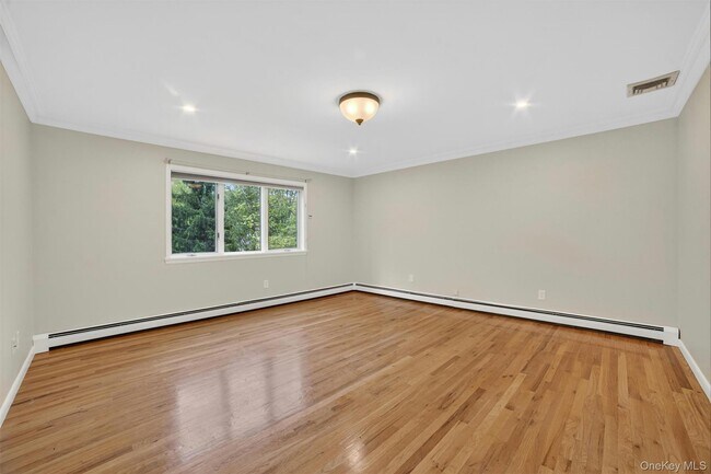 Building Photo - 28 Lakeview Dr