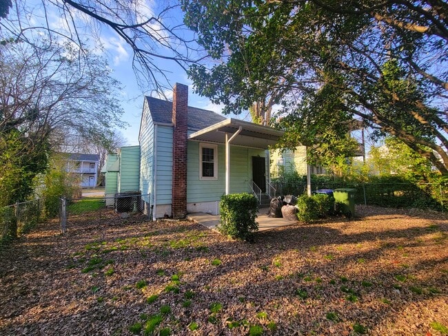 Building Photo - Remodeled bungalow in Church Hill with 3 bedrooms and 1 full bath